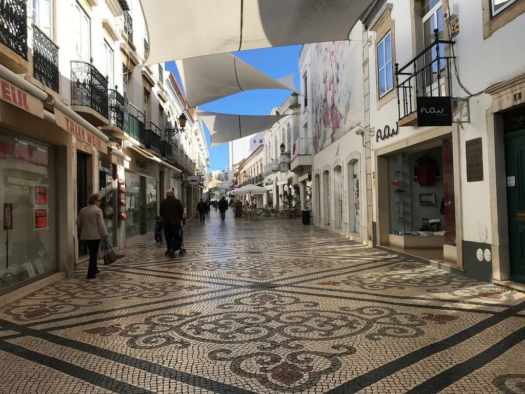 Places to visit in Faro - Shopping in Faro